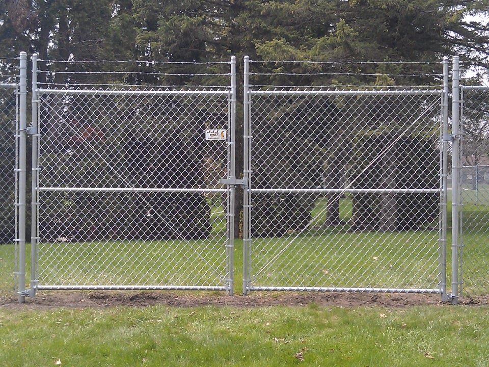 commercial chainlink fence